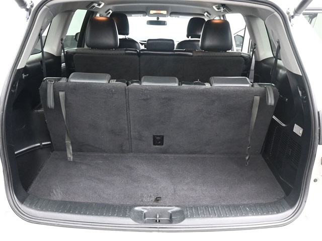 2016 Toyota Highlander LE photo 14