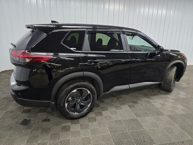 2024 Nissan Rogue SV photo 3