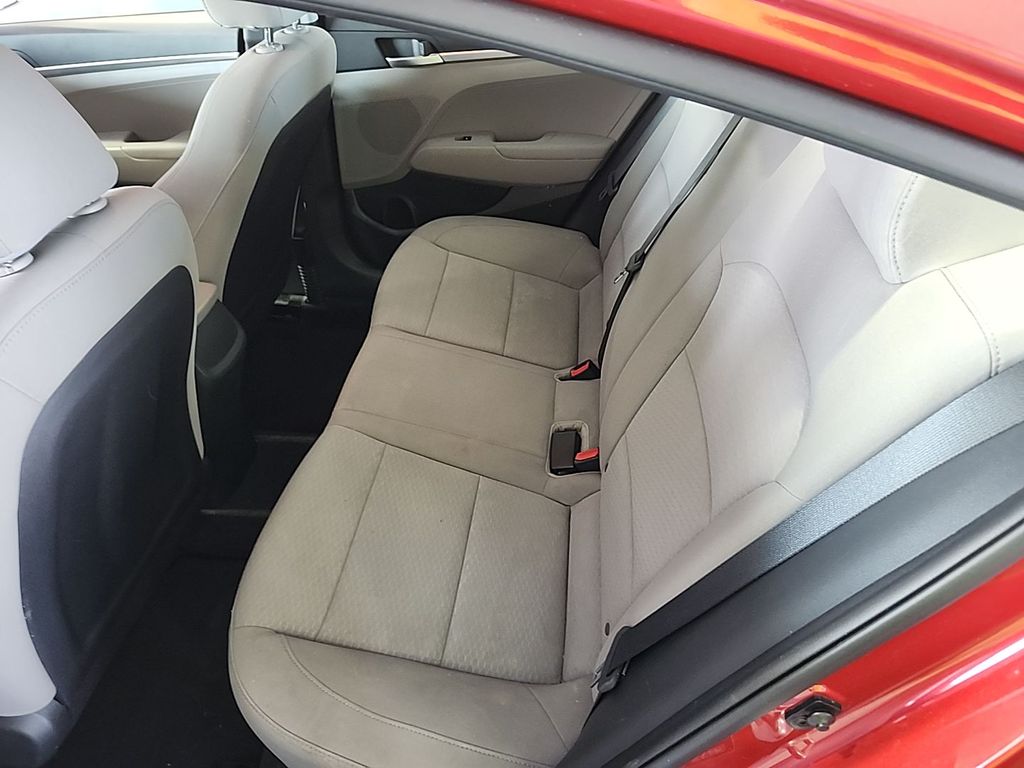 2019 Hyundai Elantra SE photo 11