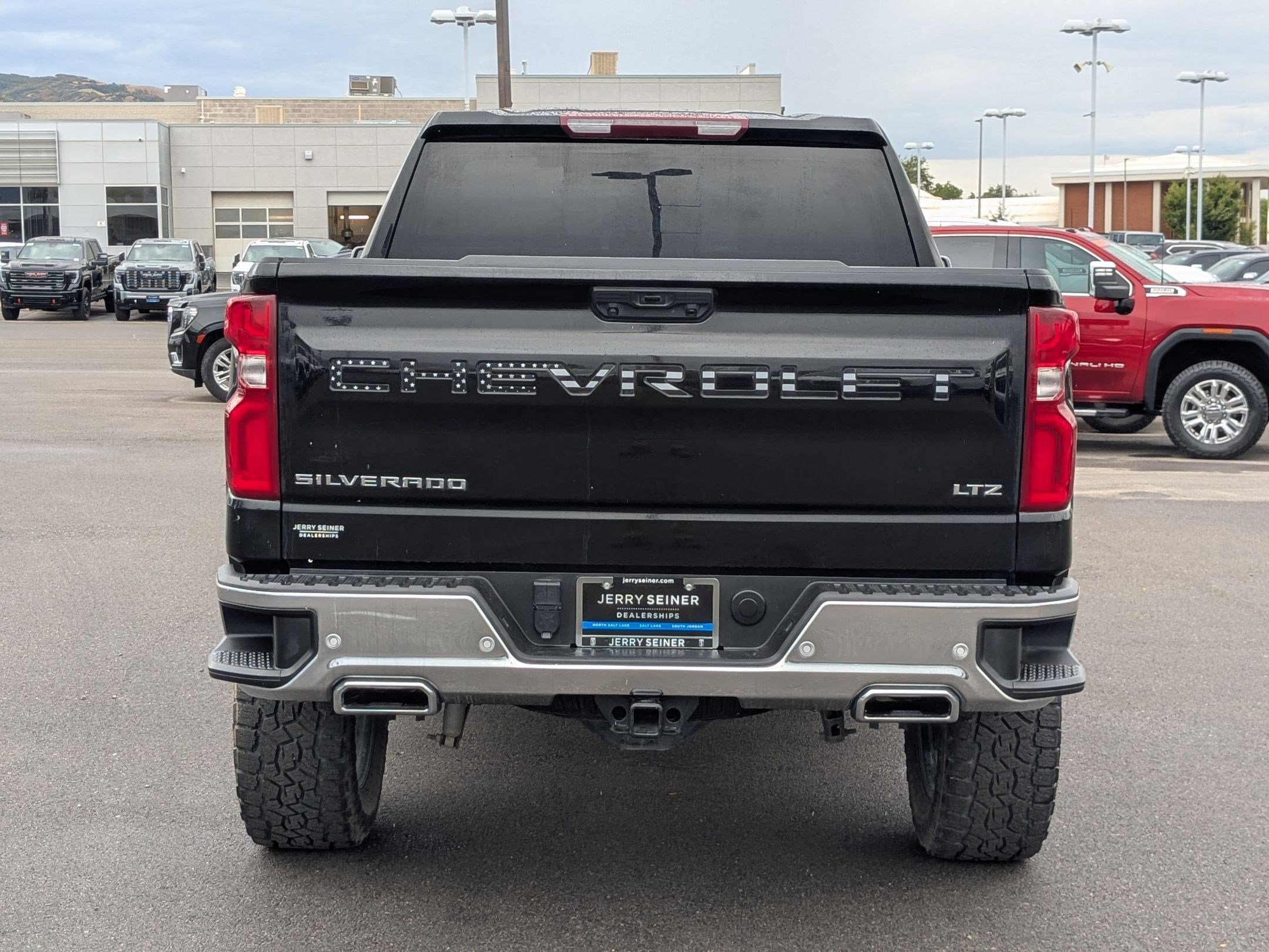 2023 Chevrolet Silverado 1500 LTZ photo 3