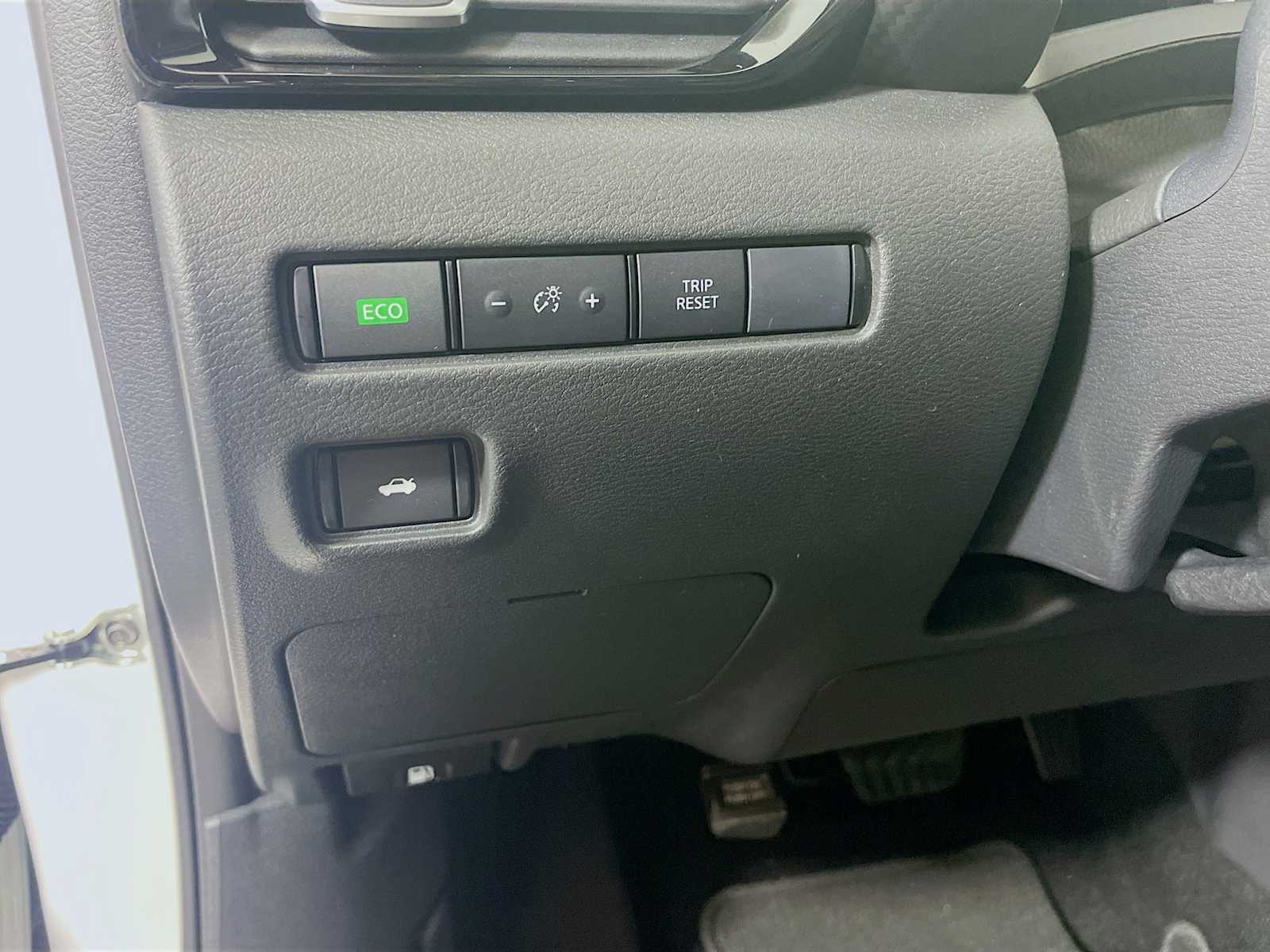 2024 Nissan Sentra SV photo 8
