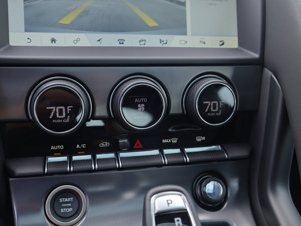 2024 Jaguar F-TYPE P450 photo 36