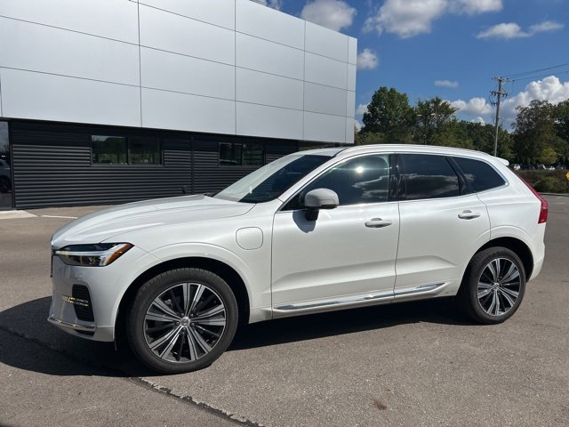 2022 Volvo XC60 Recharge Hybrid Inscription photo 6
