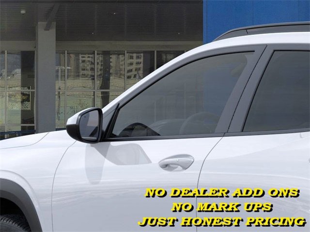 2025 Chevrolet Trax LT photo 11