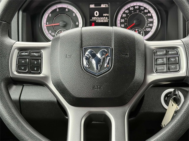 2022 Ram 1500 Classic Warlock photo 16