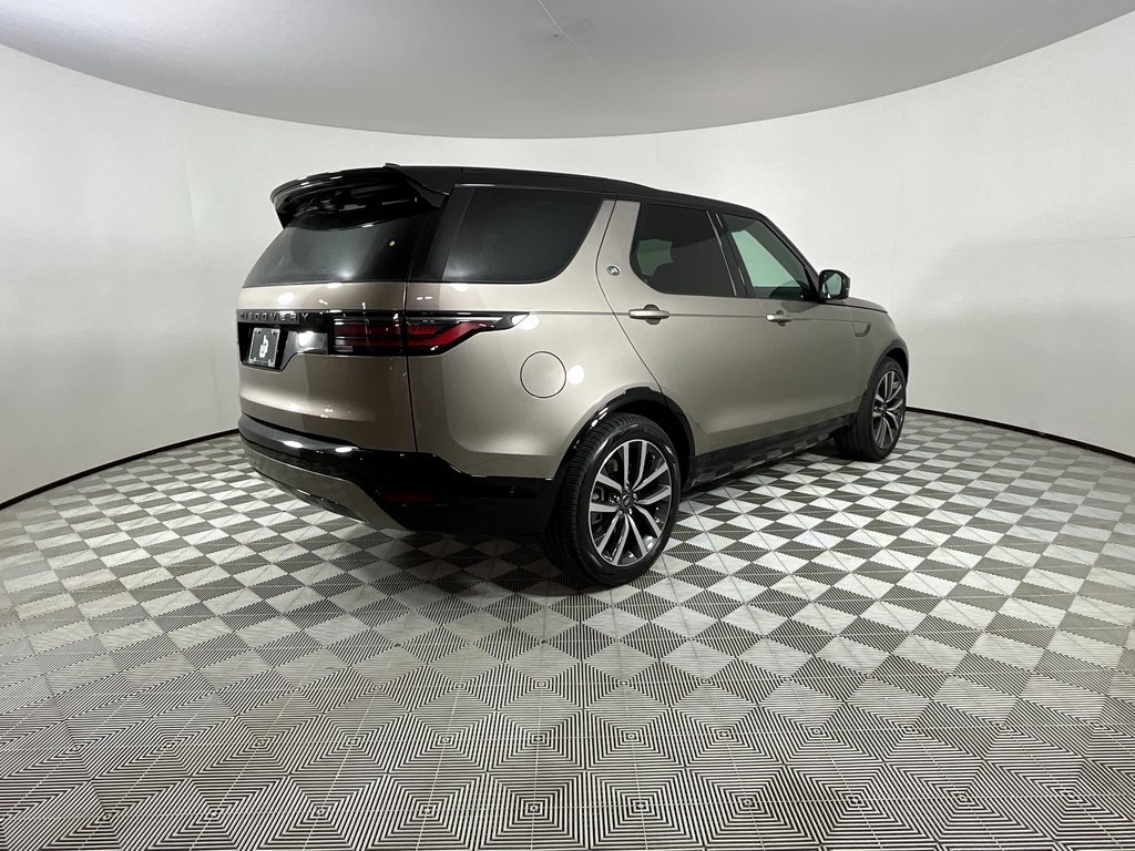 New 2024 Land Rover Discovery Dynamic SE SUV in North Miami NR2490524