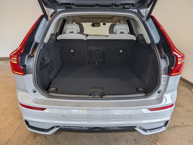 2025 Volvo XC60 Recharge Plus photo 4