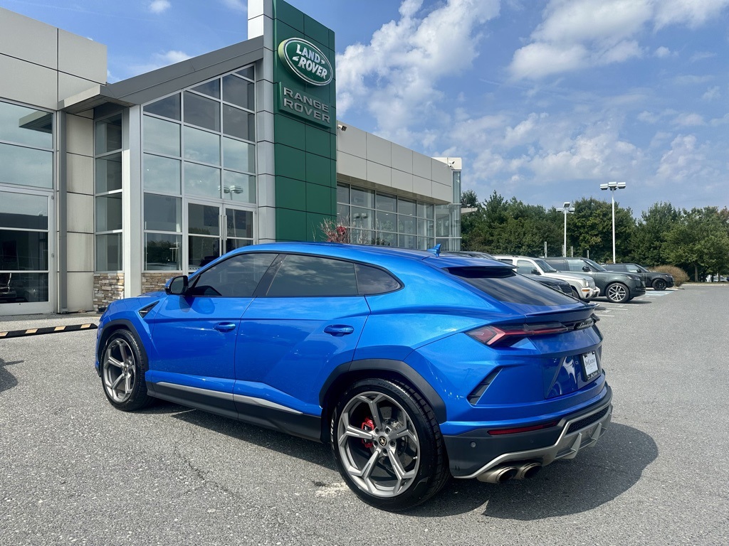 2019 Lamborghini Urus Base photo 7