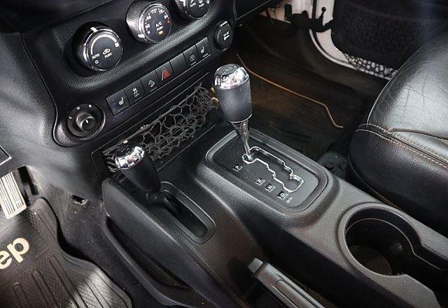 2016 Jeep Wrangler Unlimited Sahara photo 23