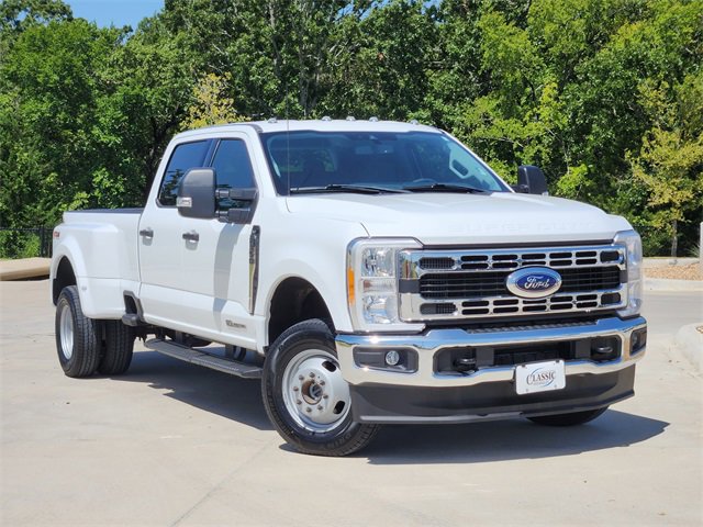 2023 Ford F-350 Super Duty XLT's photo