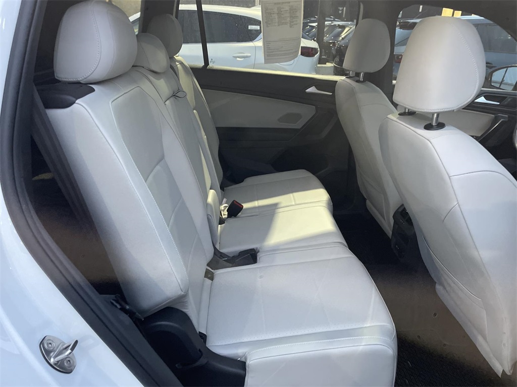 2021 Volkswagen Tiguan SE R-Line Black photo 12