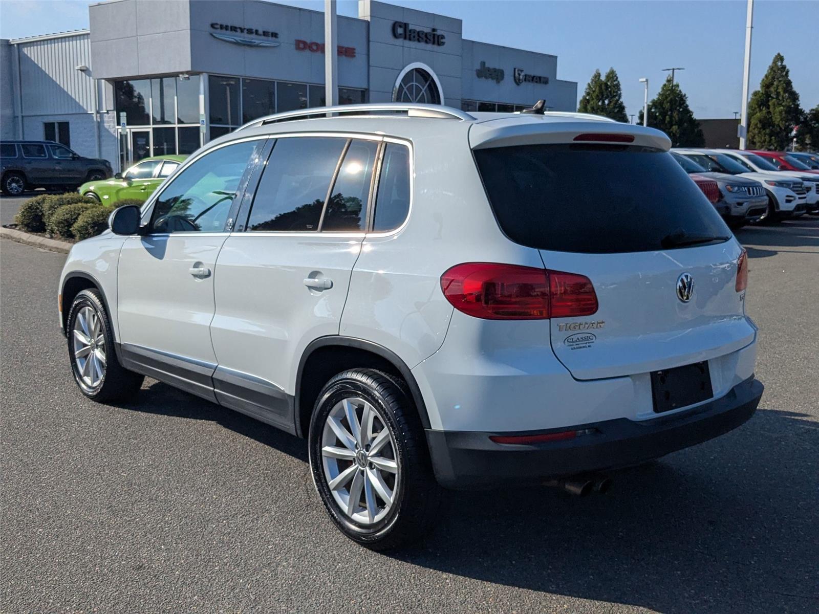 2017 Volkswagen Tiguan Wolfsburg Edition photo 6