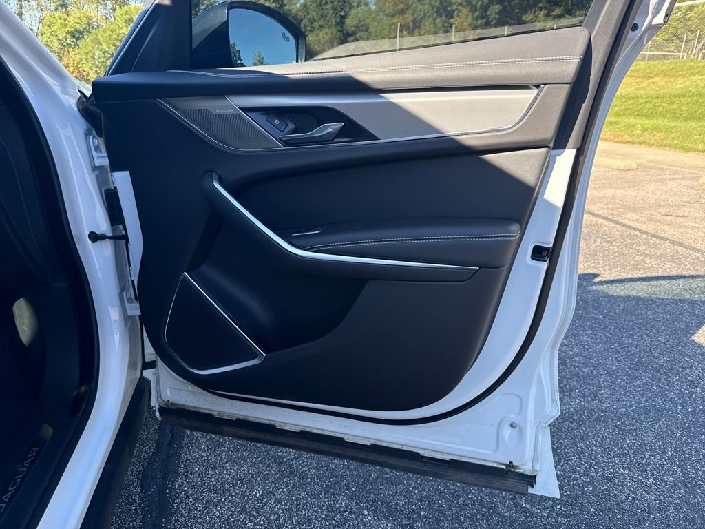 2024 Jaguar F-PACE P250 R-Dynamic S photo 15