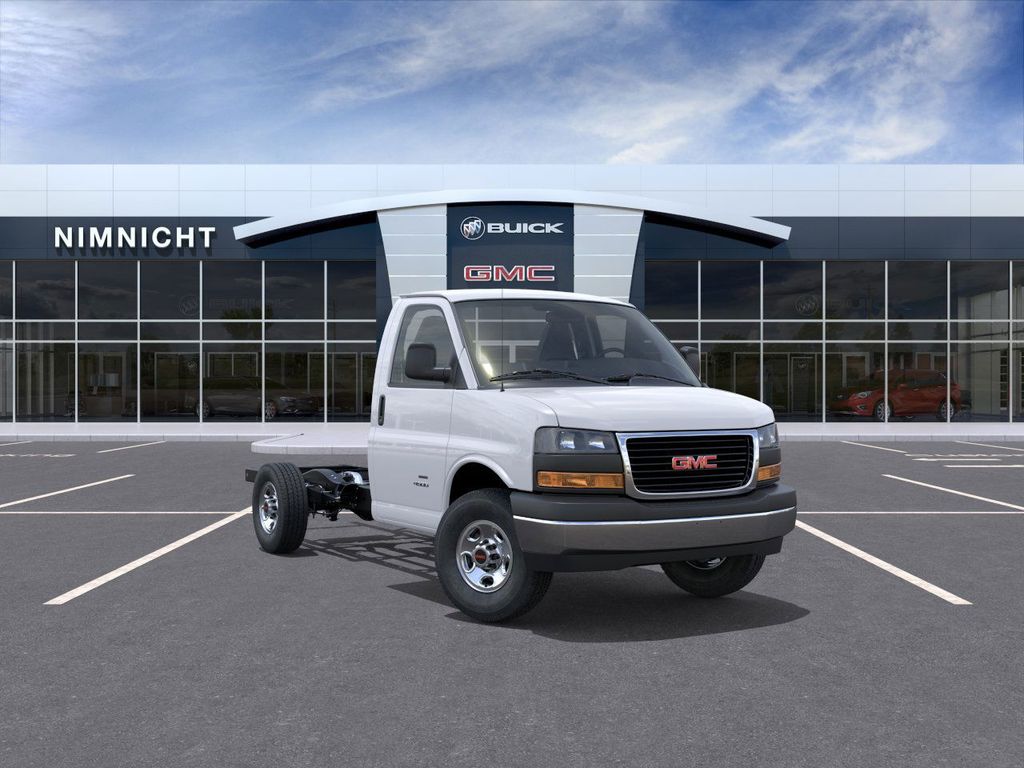 2025 GMC Savana Cutaway Work Van's photo