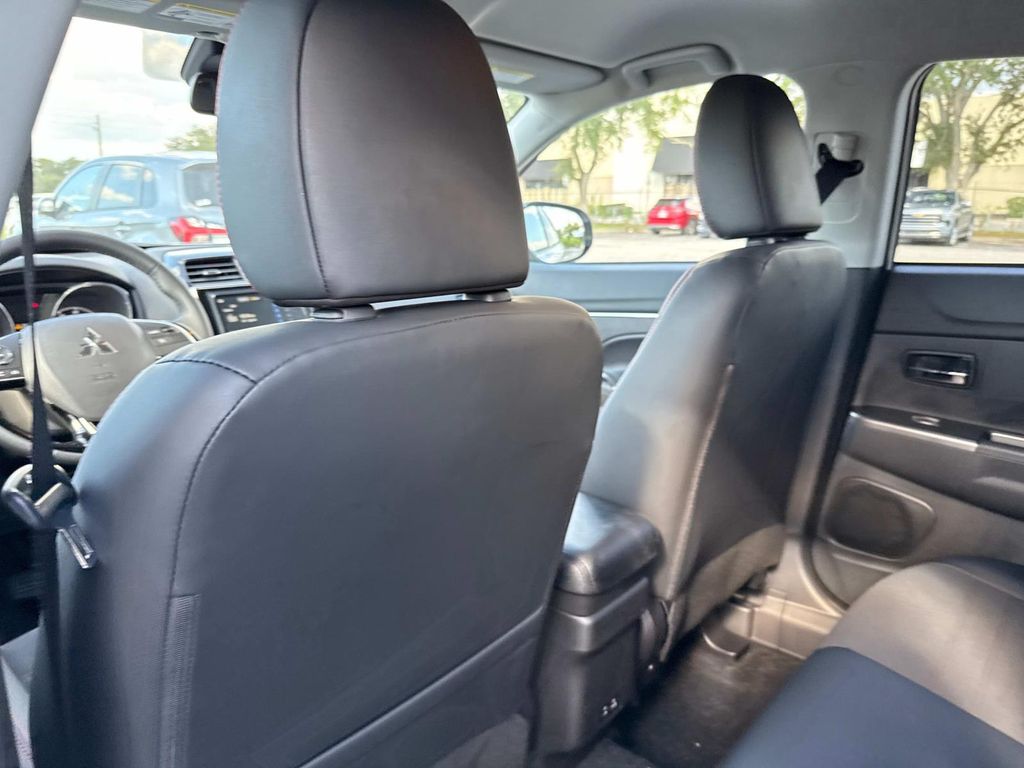 2025 Mitsubishi Outlander Sport ES SE LE photo 11