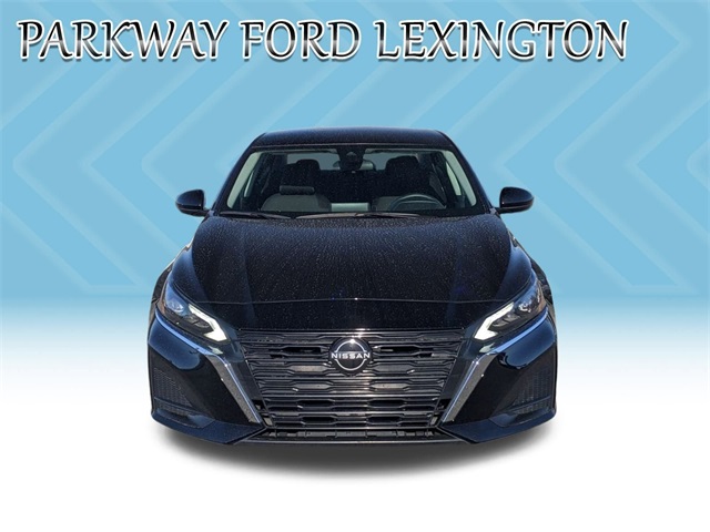 2023 Nissan Altima 2.5 SV photo 2