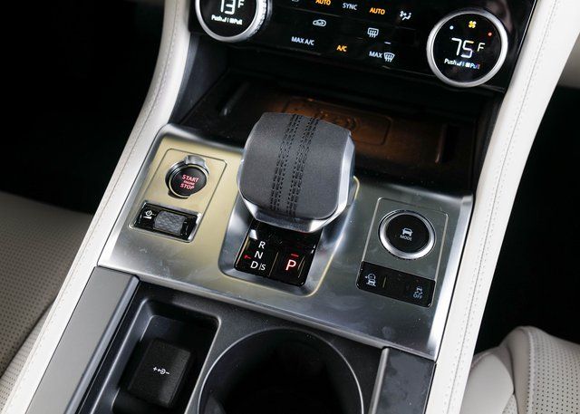 2026 Jaguar F-PACE P250 R-Dynamic S photo 9