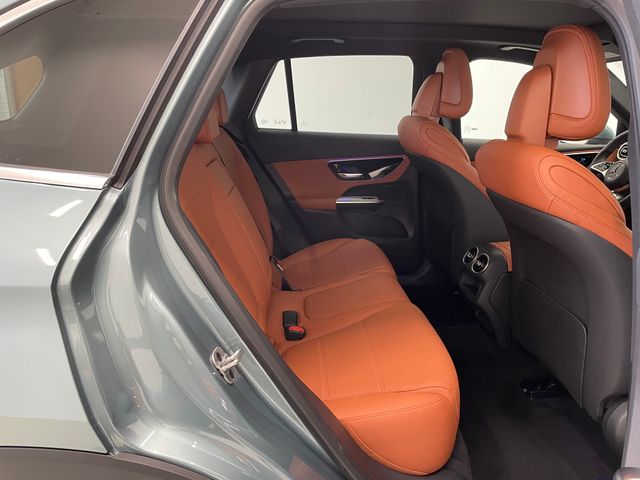 2026 Mercedes Benz GLC 300 photo 12