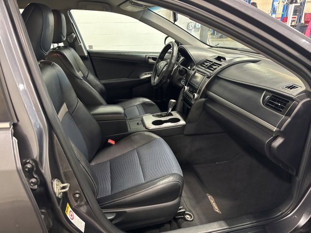 2014 Toyota Camry L photo 24