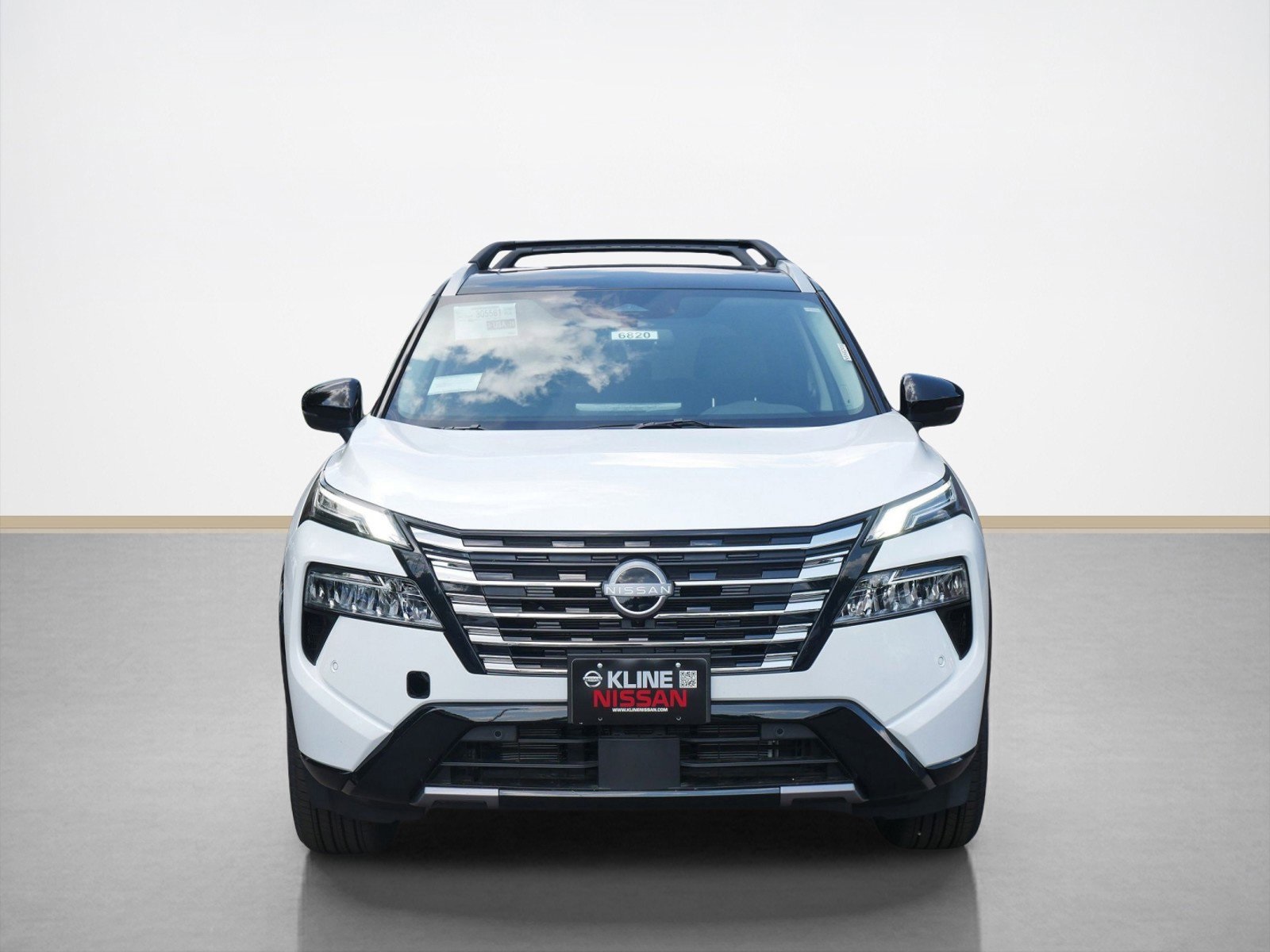 2025 Nissan Rogue Platinum photo 2