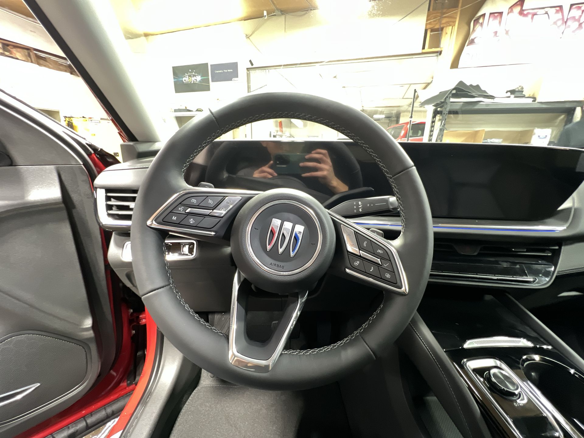 2025 Buick Envision Preferred photo 10