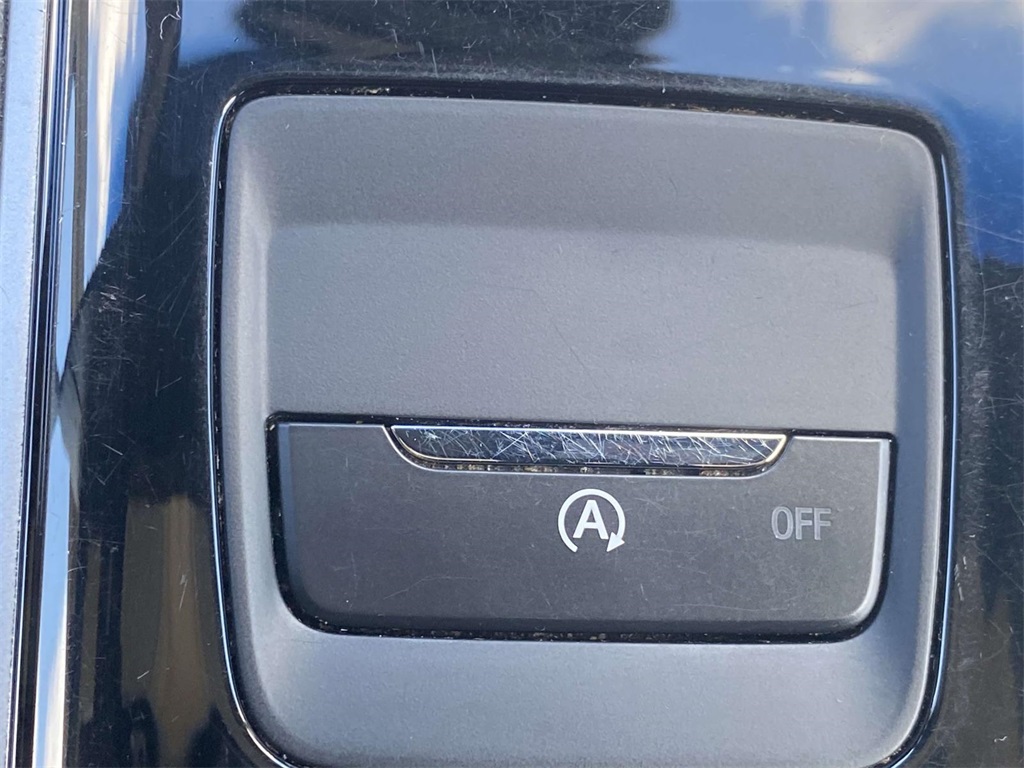 2020 Ford Edge SEL photo 24