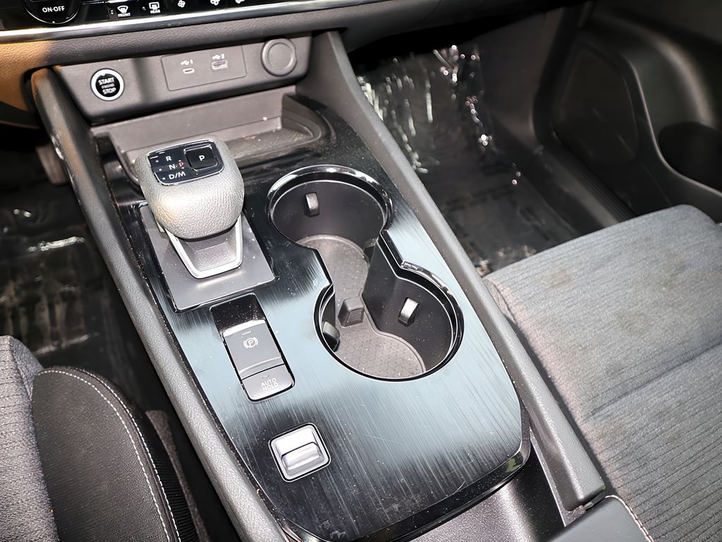 2023 Nissan Rogue SV photo 21