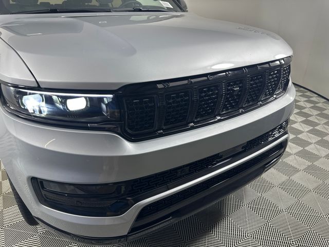 2024 Jeep Grand Wagoneer II photo 10