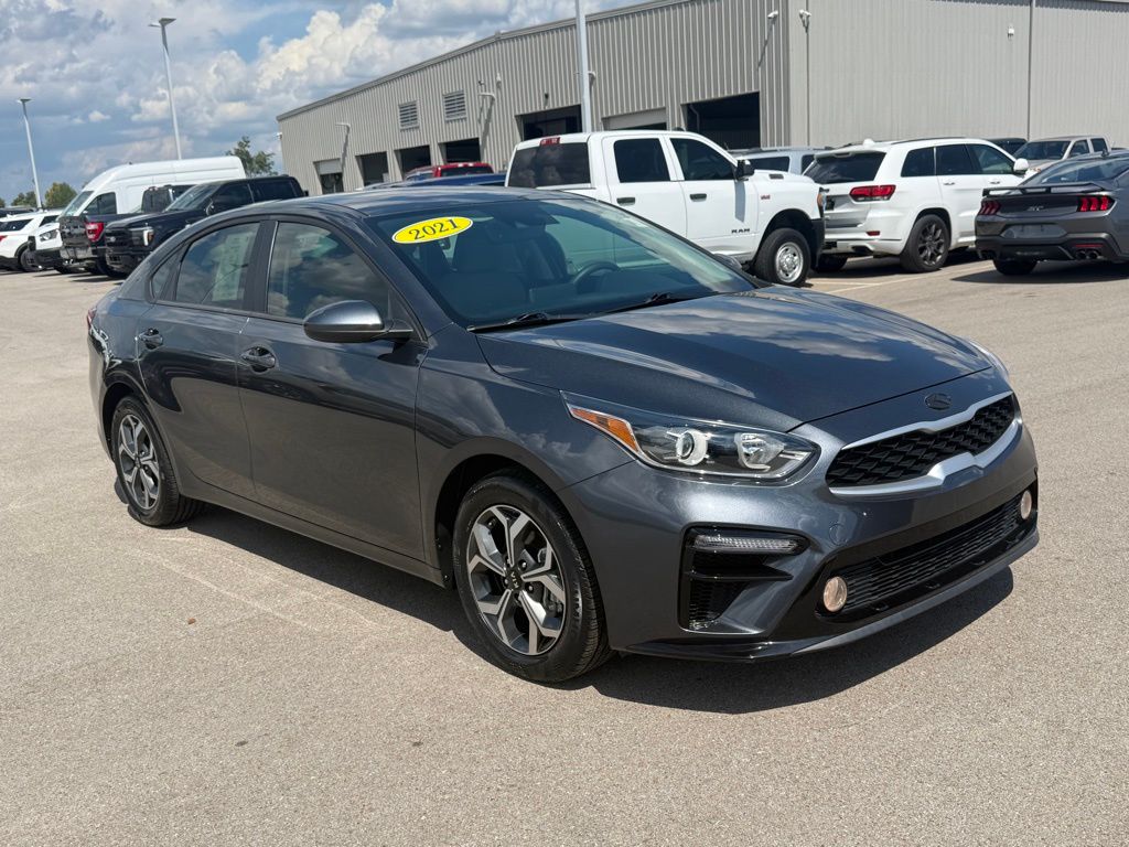 2021 Kia Forte LXS photo 2