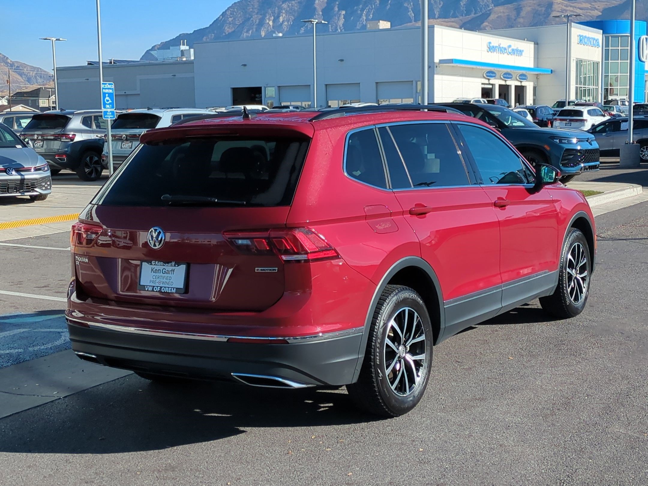 2021 Volkswagen Tiguan R-Line Black SEL photo 3
