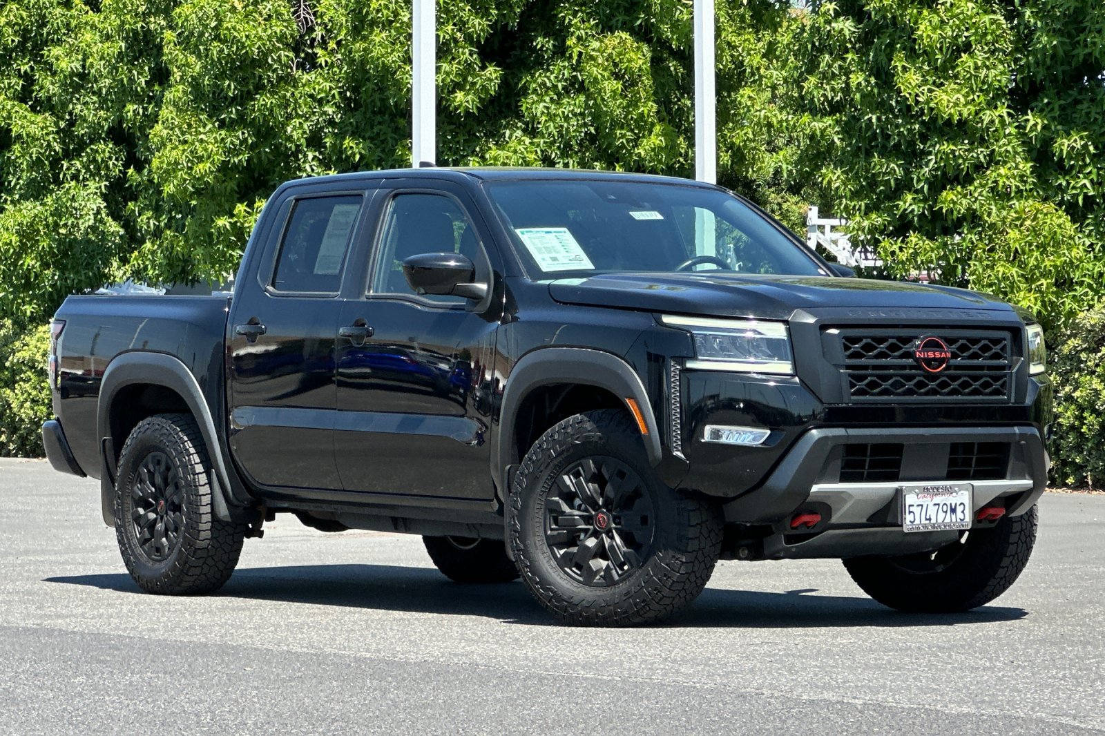 2022 Nissan Frontier PRO-4X photo 2