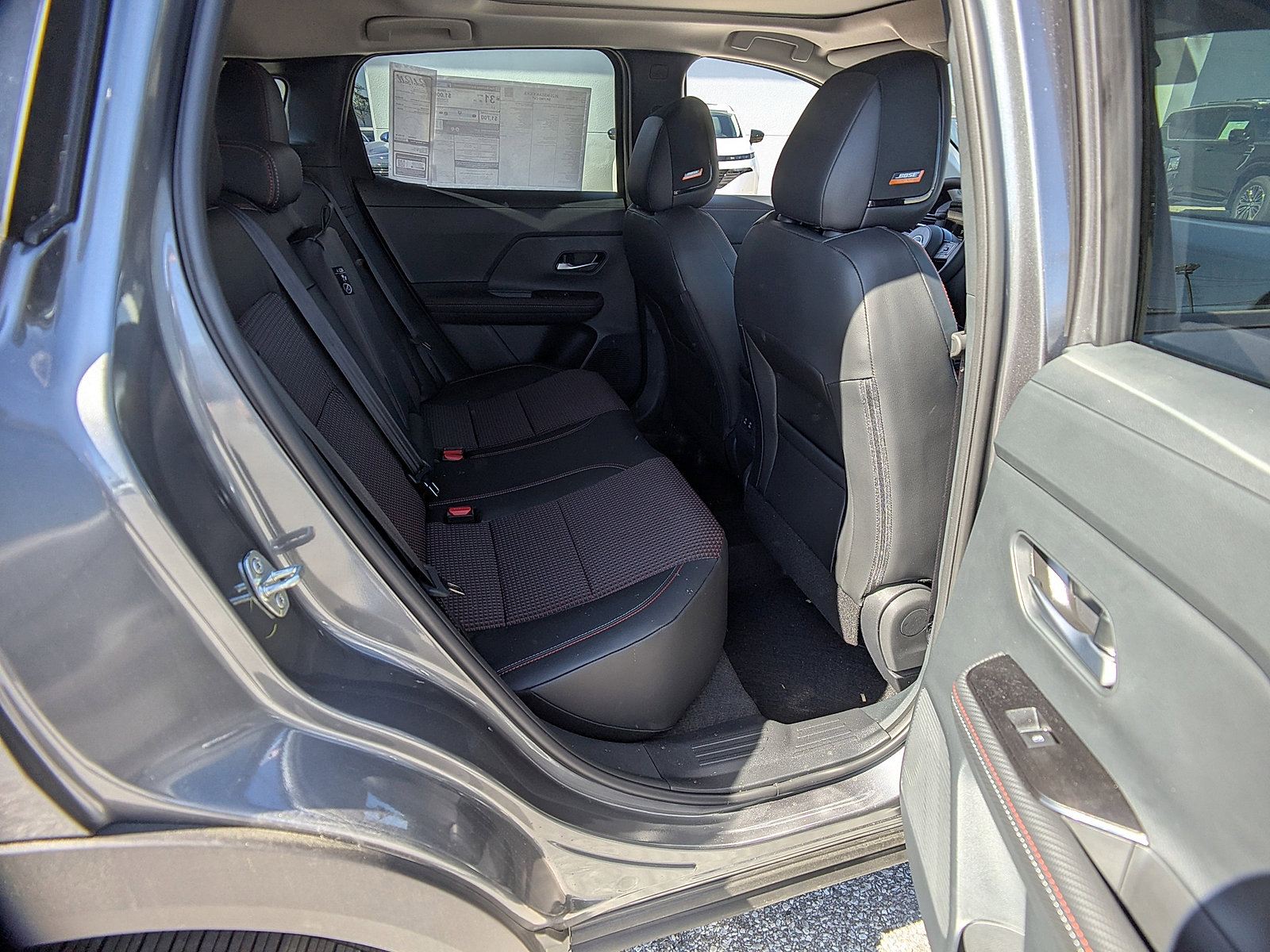 2025 Nissan Kicks SR photo 3