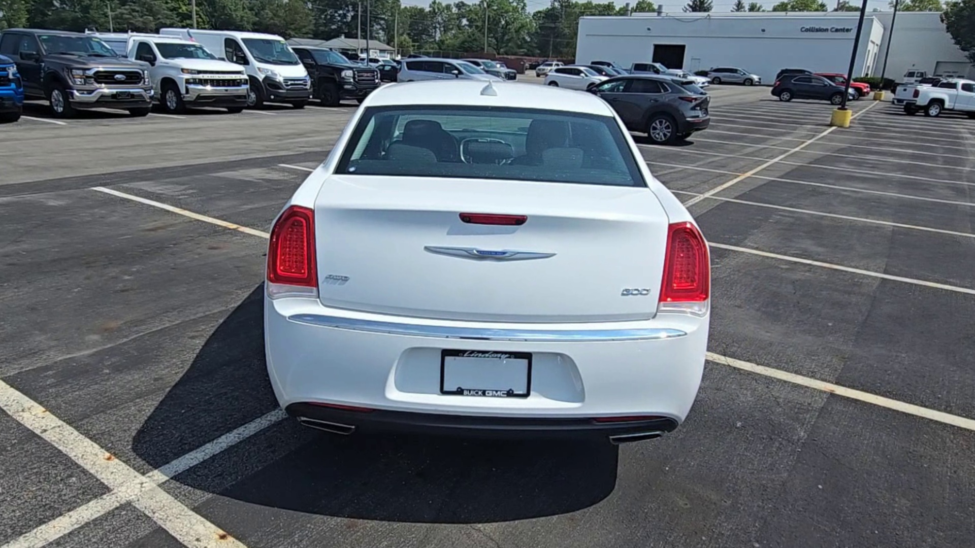 2022 Chrysler 300 Touring photo 41