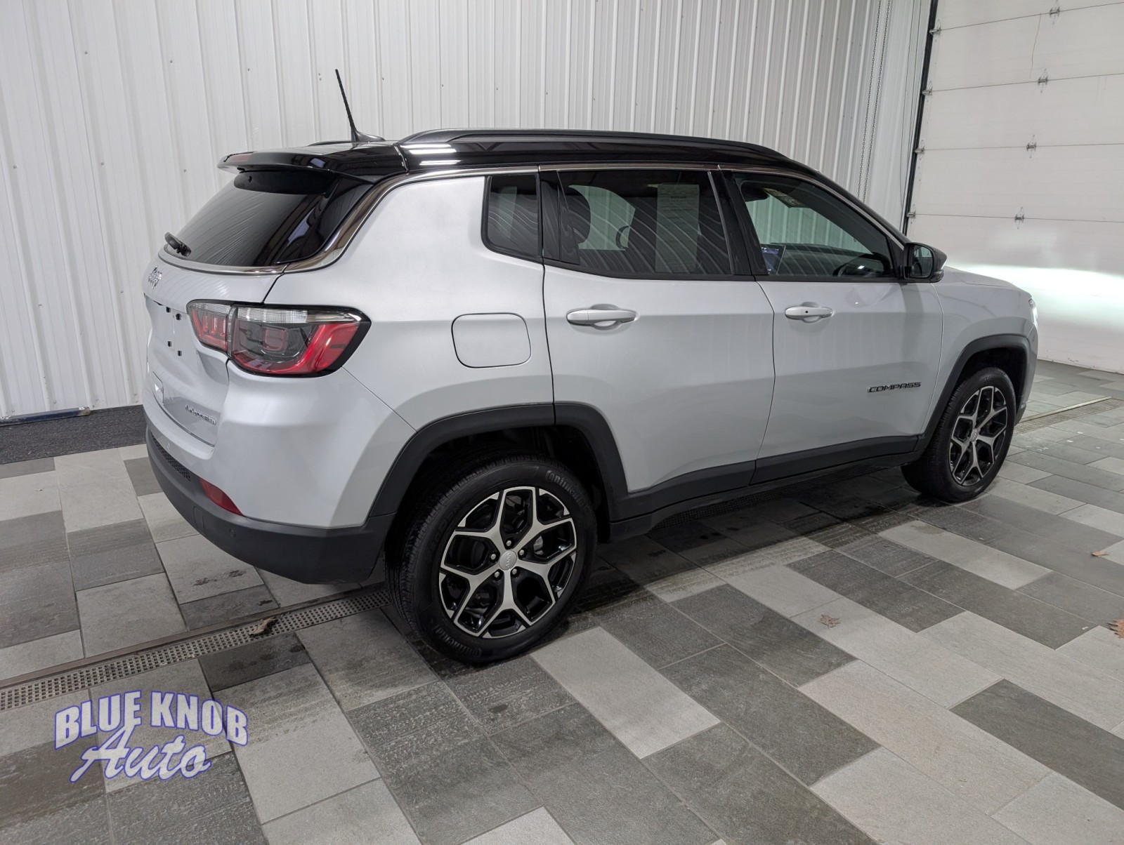 2024 Jeep Compass Limited photo 3