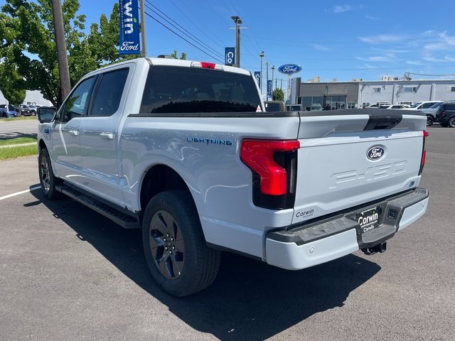 2025 Ford F-150 Lightning photo 9