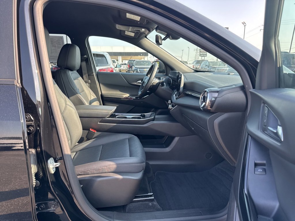 2025 Chevrolet Equinox LT photo 10
