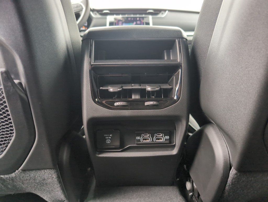 2025 Jeep Grand Cherokee Altitude X photo 13