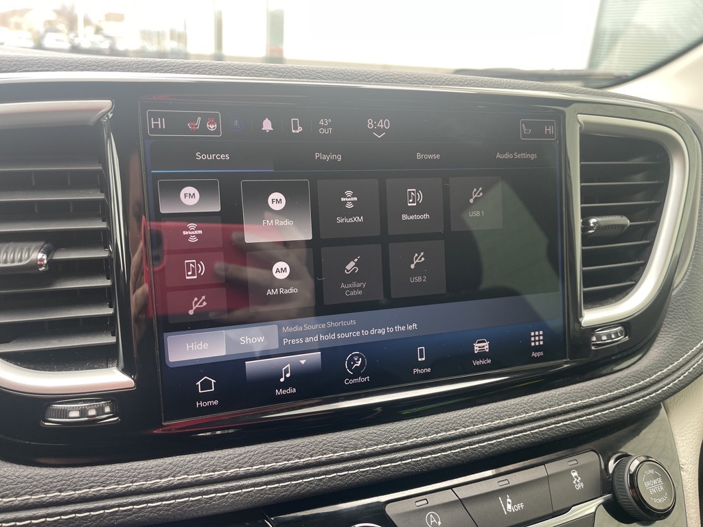 2022 Chrysler Pacifica Touring L photo 11