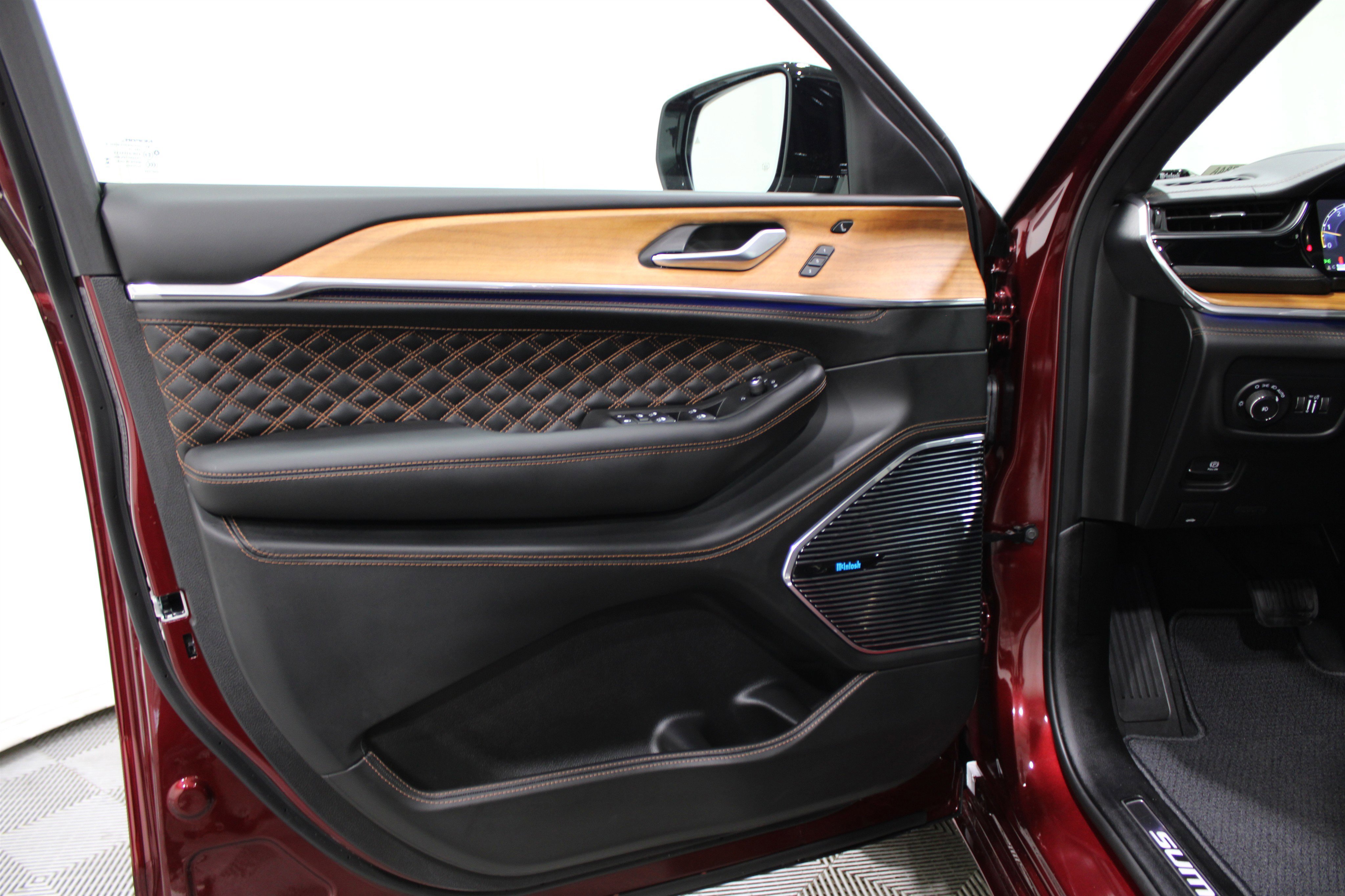 2025 Jeep Grand Cherokee L Summit Reserve photo 2