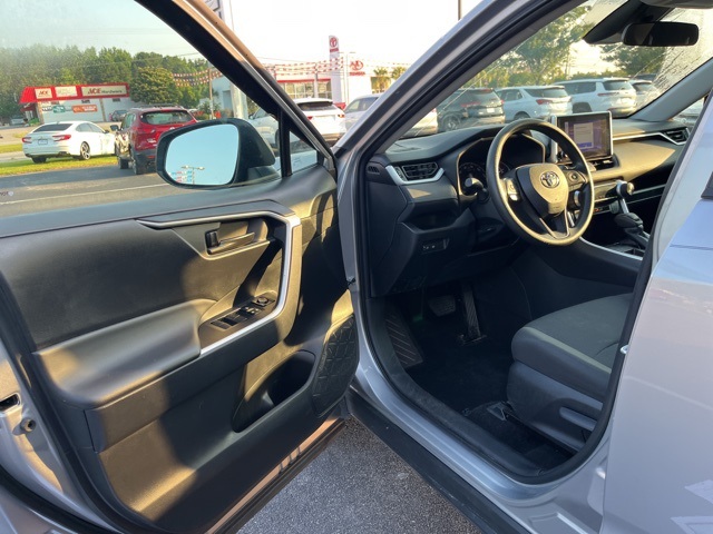 2023 Toyota RAV4 LE photo 4