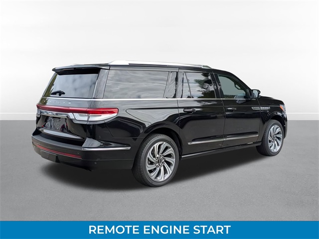 2024 Lincoln Navigator L Standard photo 3