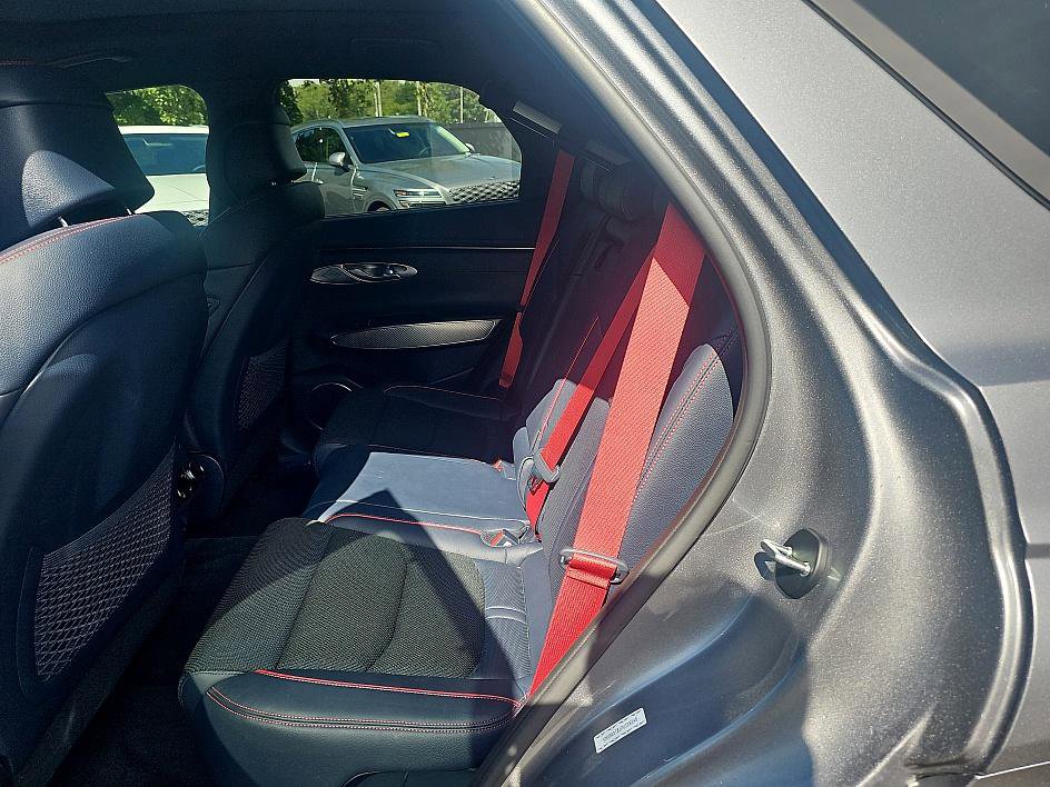 2023 Genesis GV70 2.5T Sport photo 31