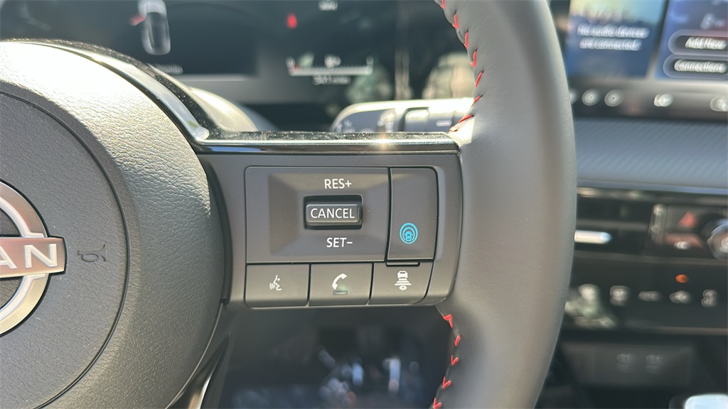 2026 Nissan Kicks SR photo 15