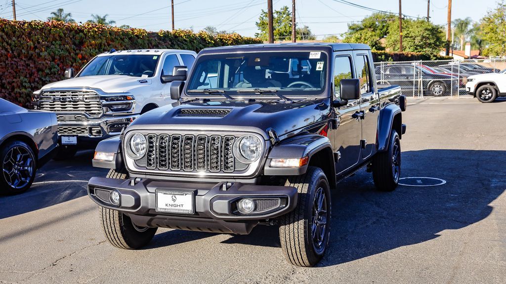 2025 Jeep Gladiator Sport S photo 4