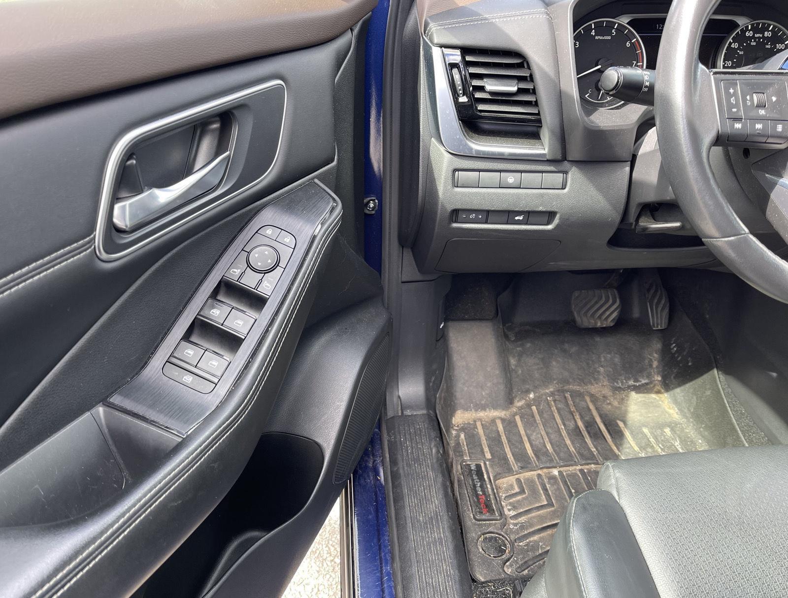 2021 Nissan Rogue SV photo 2