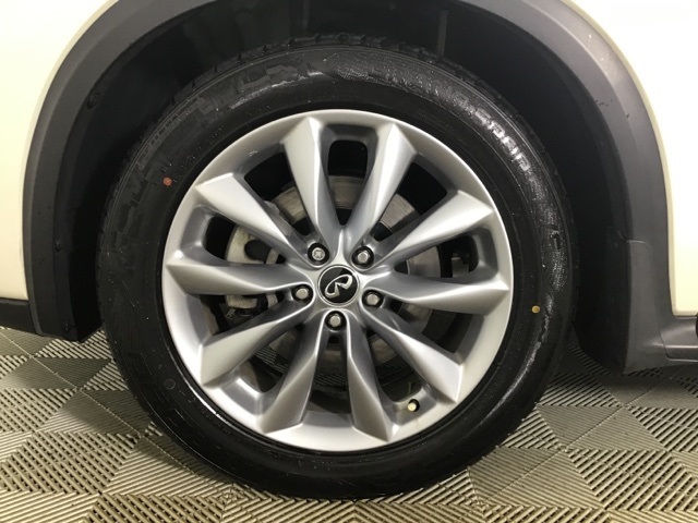 2019 Infiniti QX50 Luxe AWD photo 26