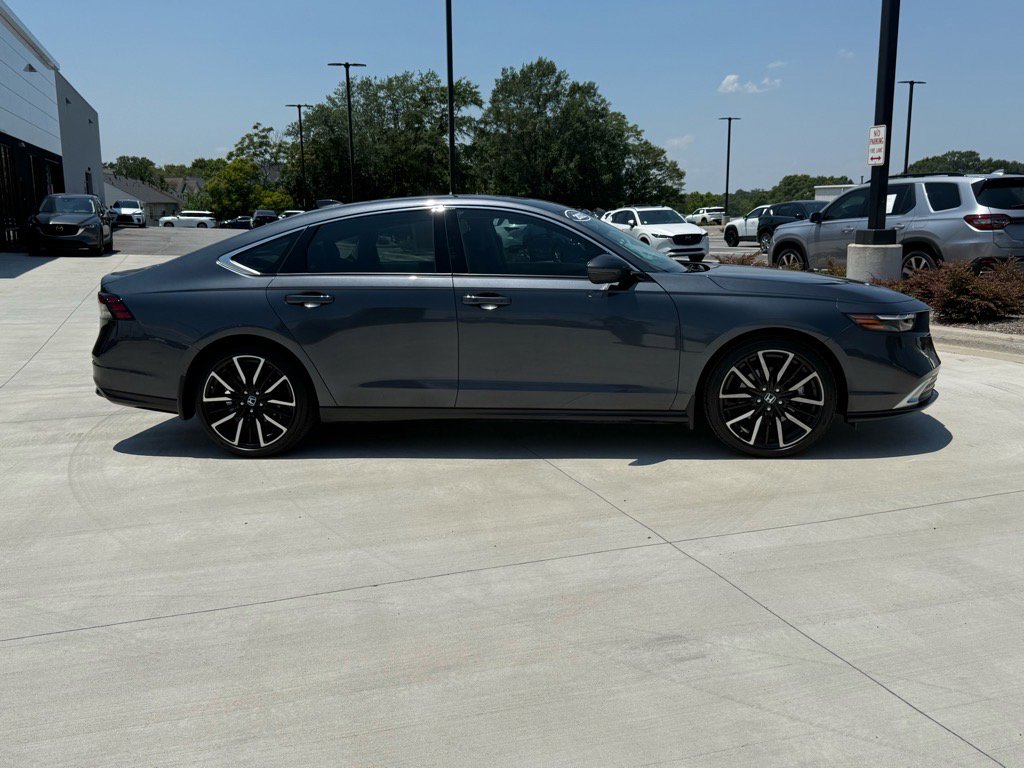 2023 Honda Accord Hybrid Touring photo 4