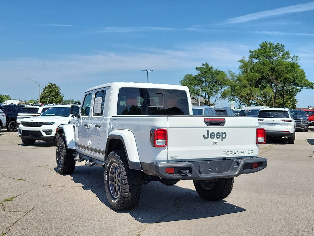 2023 Jeep Gladiator Overland photo 4