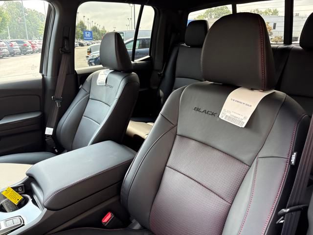 2025 Honda Ridgeline Black Edition photo 3