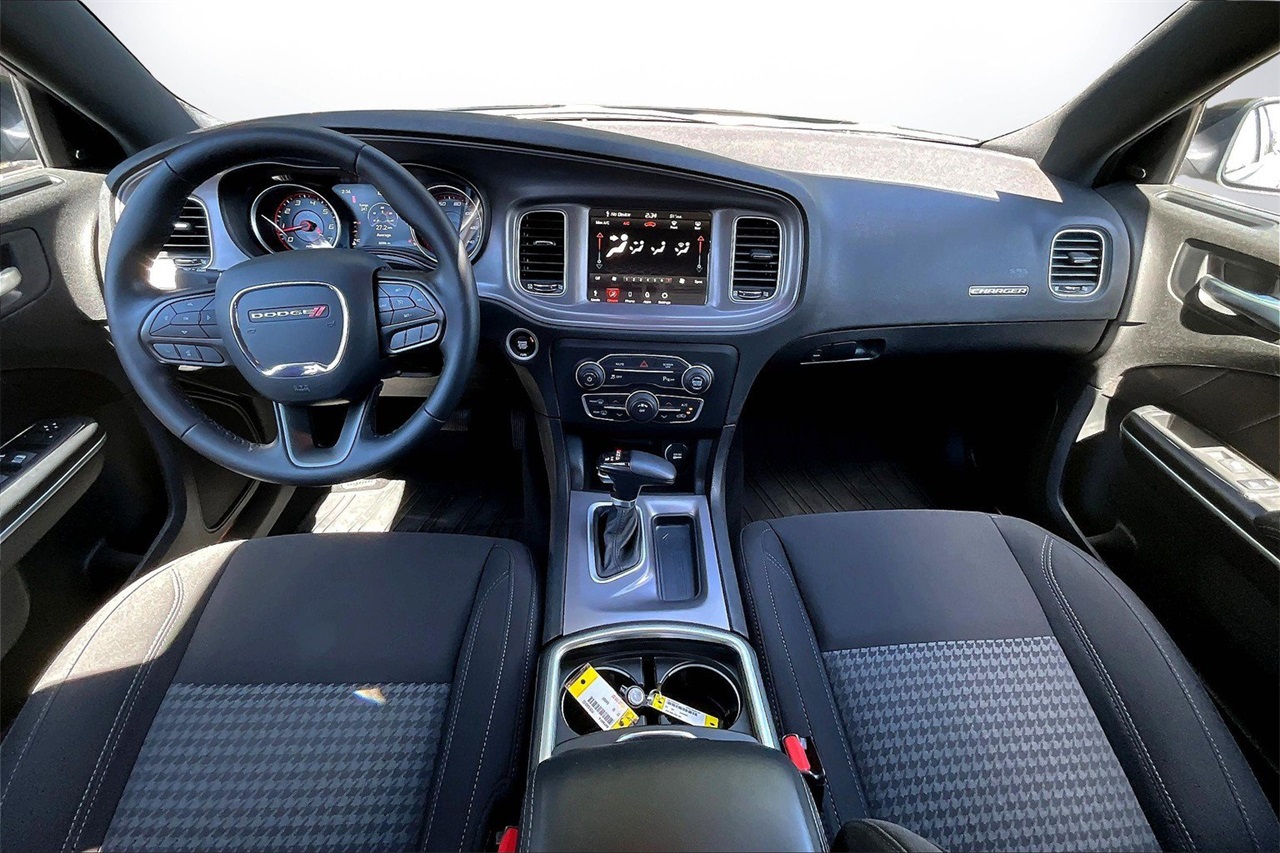 2023 Dodge Charger SXT photo 13